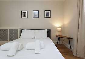 Victoria Charming Atmosphere