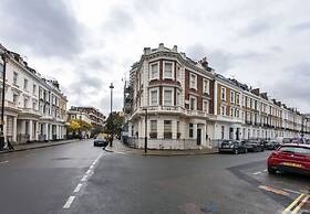 Victoria Charming Atmosphere