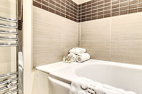 Sapphire Serviced Apartment