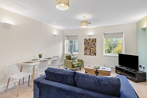 Sapphire Serviced Apartment