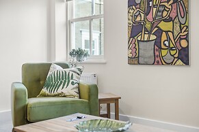 Sapphire Serviced Apartment