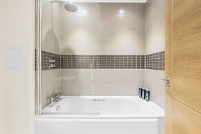 Sapphire Serviced Apartment