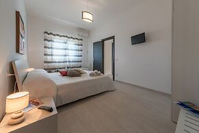 I tre Golfi Blu Mare Trilo con balcone e piscina