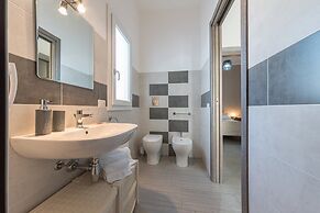 I tre Golfi Blu Mare Trilo con balcone e piscina