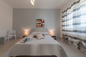 I tre Golfi Blu Mare Trilo con balcone e piscina