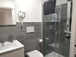 Garden House - Luxury Guest House