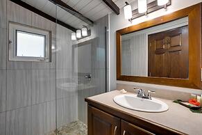 Driftwood Gardens Guesthouse