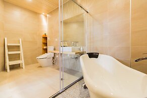 Green Light Villa