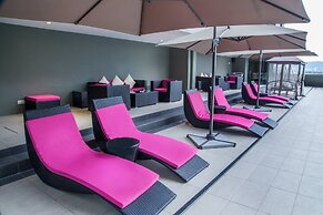 Fahrenheit88 by Sarah's Lodge