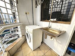 Fahrenheit88 by Sarah's Lodge