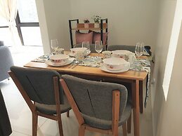 Fahrenheit88 by Sarah's Lodge