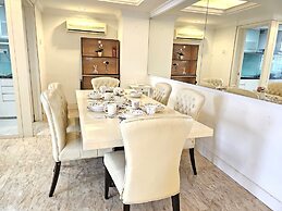 Fahrenheit88 by Sarah's Lodge