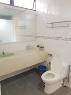 Fahrenheit88 by Sarah's Lodge