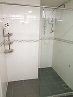 Fahrenheit88 by Sarah's Lodge