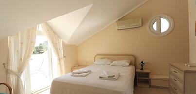 Villa BGA4 by JoyLettings