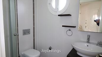 Villa BG12 by JoyLettings