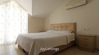 Villa BG12 by JoyLettings