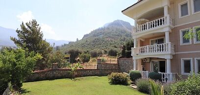 Villa TH09 by JoyLettings