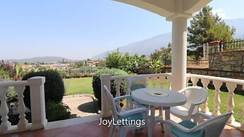Villa TH09 by JoyLettings