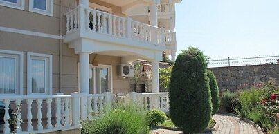 Villa TH17 by JoyLettings