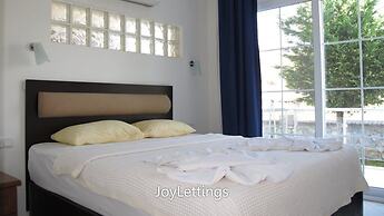 Villa CEB2 by JoyLettings