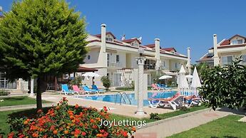 Villa CEB2 by JoyLettings