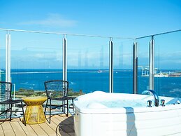 HOTEL SANSUI NAHA Ryukyu Onsen Naminoue-No-Yu