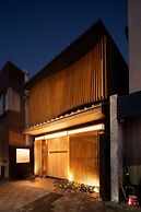 Tsumugi Tojihigashimonmae