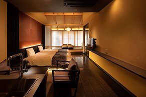 Tsumugi Tojihigashimonmae