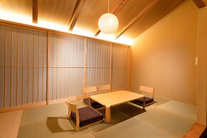 Tsumugi Tojihigashimonmae