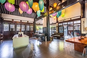 Floral Hotel The Upper House Pingle