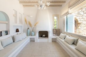 Etesians Suites & Villas
