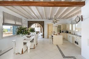 Etesians Suites & Villas