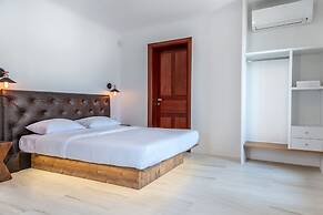 Etesians Suites & Villas