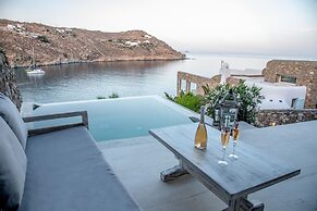 Etesians Suites & Villas