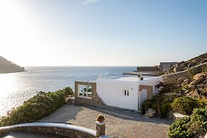 Etesians Suites & Villas