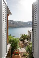 Etesians Suites & Villas