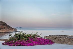 Etesians Suites & Villas