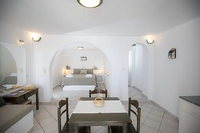 Santorini View Studios-Adults Only