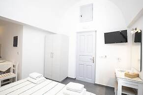 Santorini View Studios-Adults Only