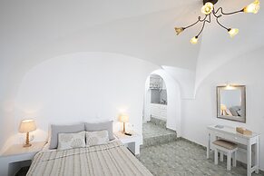 Santorini View Studios-Adults Only