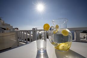 Santorini View Studios-Adults Only