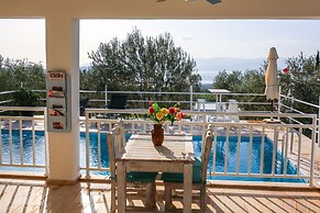 Calypso Lakeview Villas