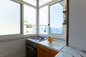 Mondello Wonderful Seaview Apartment