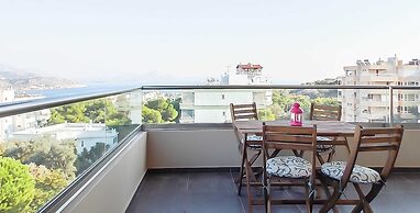 Stylish 2 Bedroom Apartment Spectacular Sea View