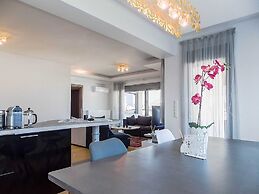 Stylish 2 Bedroom Apartment Spectacular Sea View