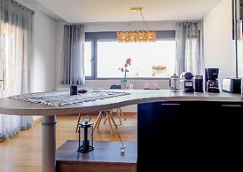 Stylish 2 Bedroom Apartment Spectacular Sea View