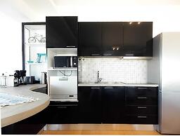 Stylish 2 Bedroom Apartment Spectacular Sea View