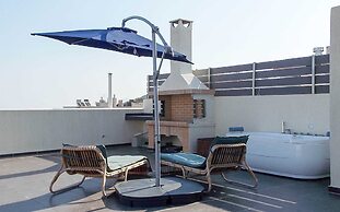 Stylish 2 Bedroom Apartment Spectacular Sea View