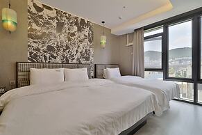 Busan Seomyeon YUNA Hotel Business